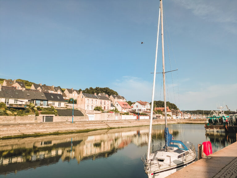 Port-en-Bessin : un authentique port de pêche en Normandie