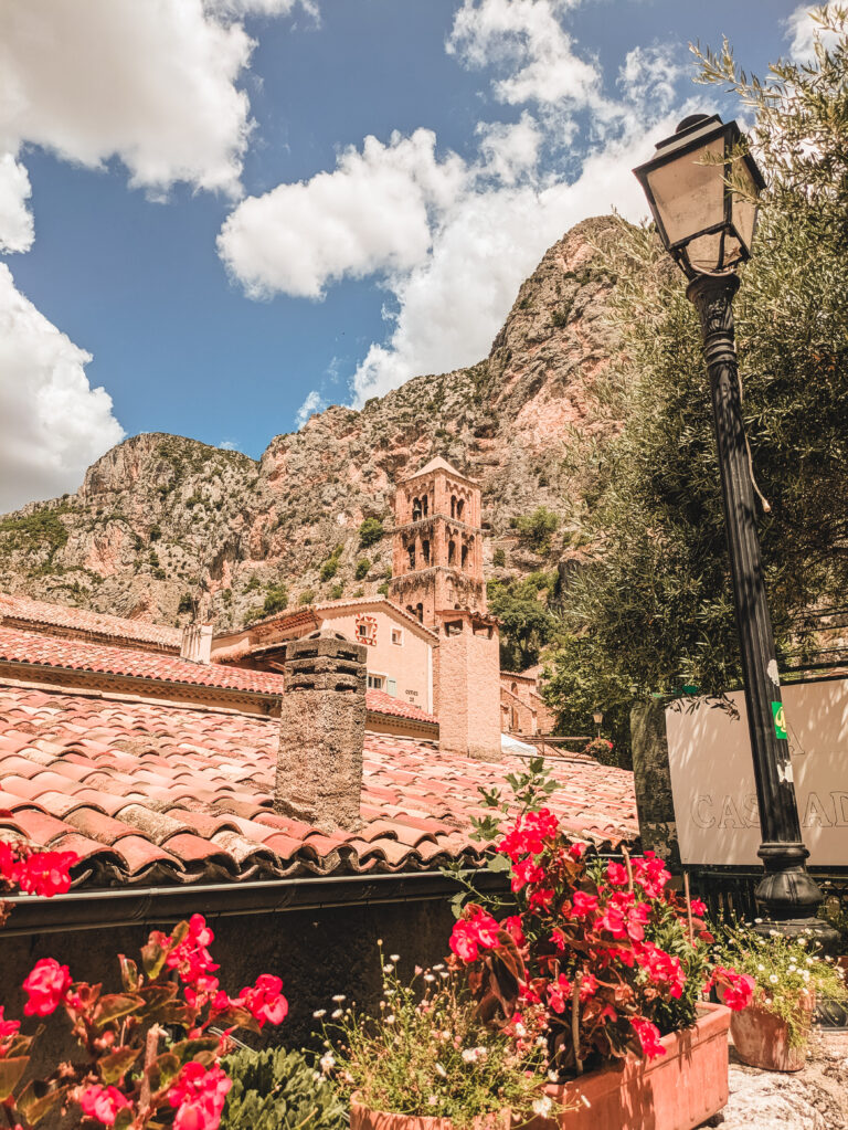 Moustiers-Sainte-Marie : l&rsquo;un de nos plus grands coups de cœur en France